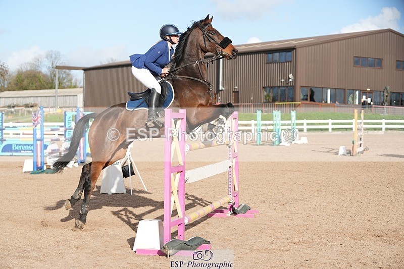 251108-132317-02712 - Cls 13 Foxhunter and 1.20m Open