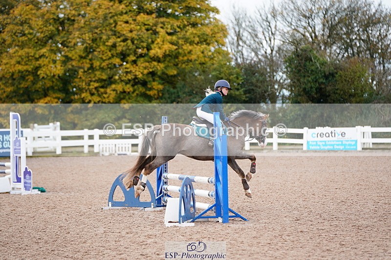 241027A-093856-01839 - SUN Cls 2 Pony Intro 70cm
