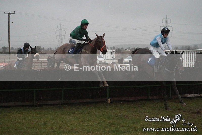 PtP 260125 1245 - Cocklebarrow Point-to-Point racing with the Heythrop Hunt 26/01/25