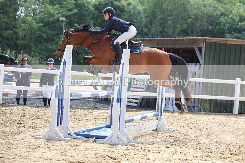 3E7A1118 - Class 13: Senior Newcomers/1.10m open