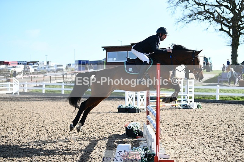 250330-100518-05986 - Cls 32 British Novice and 90cm