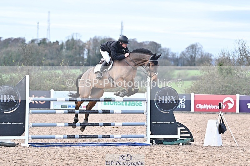 251126-133021-00584 - Cls 5 Foxhunter and 1.20m