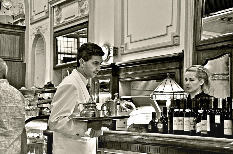 Aux aguets - Mozos: Garçons de café de Buenos Aires