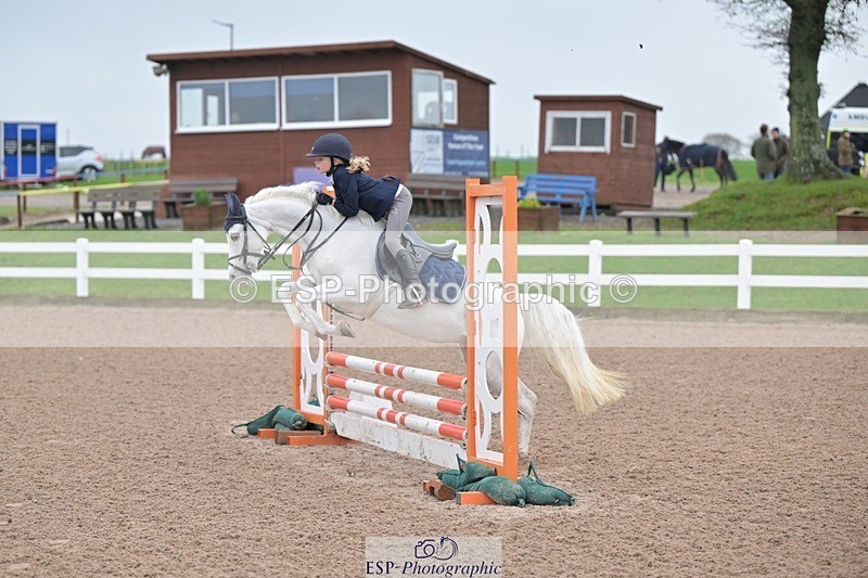 251116-100522-01102 - Cls 2 Pony Intro 70cm