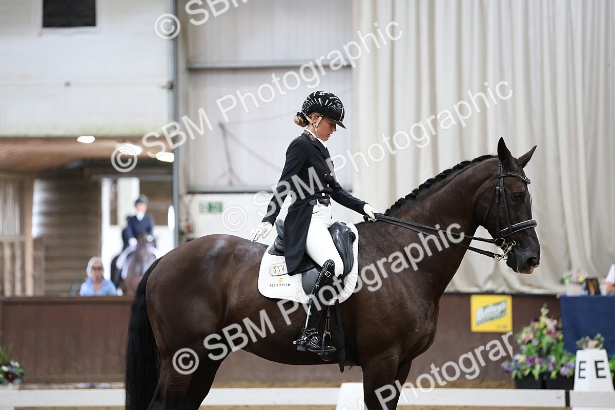 SBM_004695 - Class 9 - FEI Inter 1 Gold - 16.59-17.47