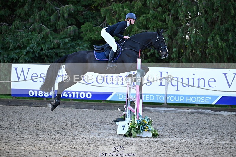 251024A-103551-06512 - B-144-Annabel.Carthy