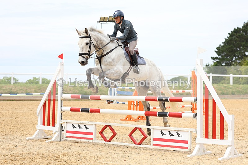 3E7A9510 - Class 8: Senior Newcomers/1.10m open