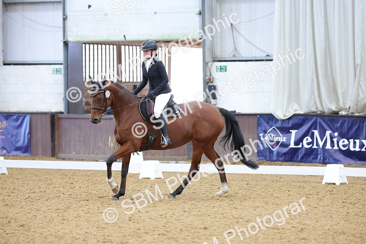 SBM_003889 - Novice
