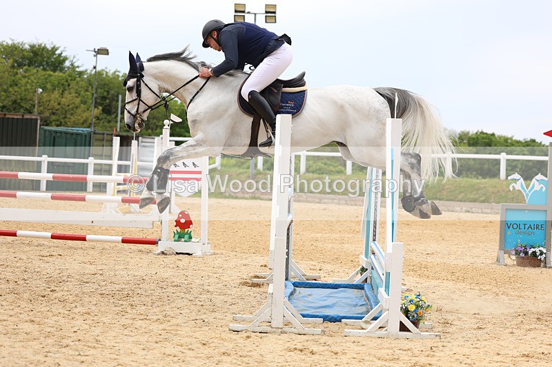3E7A9405 - Class 8: Senior Newcomers/1.10m open