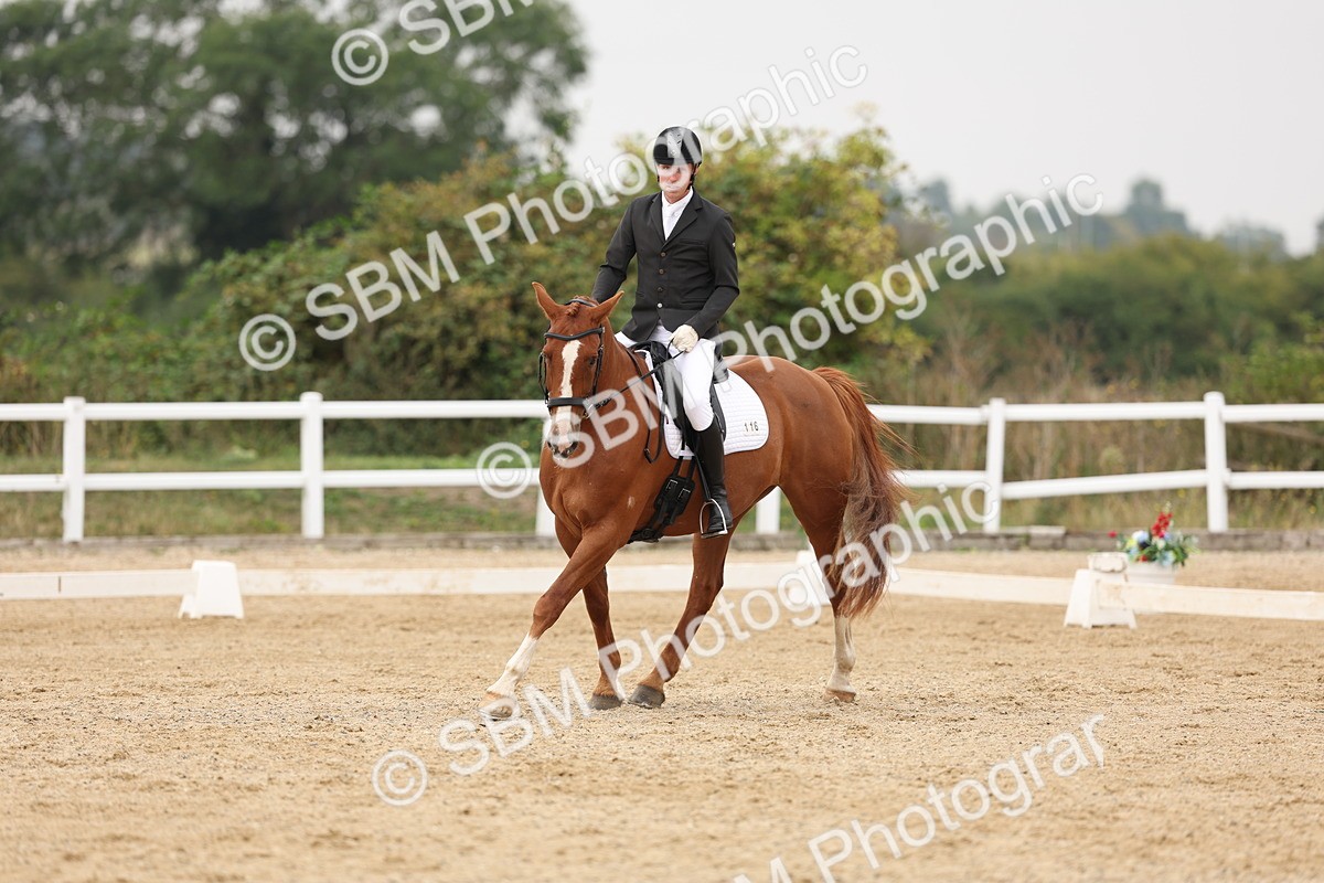 SBM_01550 - Class 9 - Novice 27 Champs