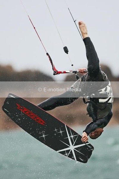 KS 190807-114a - Kite Surfing