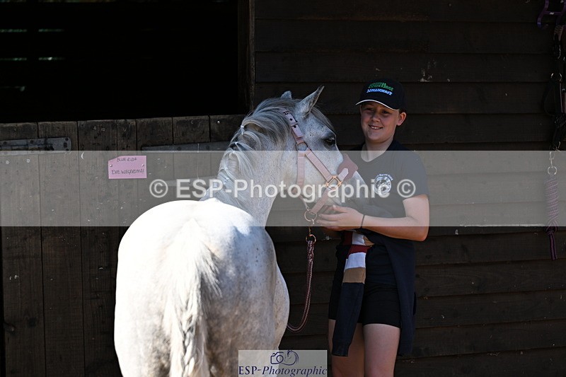 240729B-092053-01770 - Monday Stable Shots