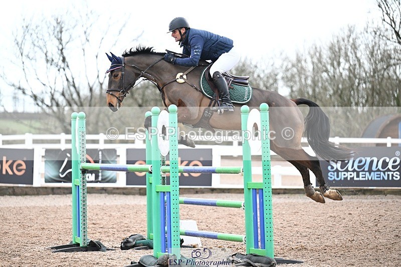 251206-132918-01109 - Cls 13 Snr Foxhunter and 1.20m