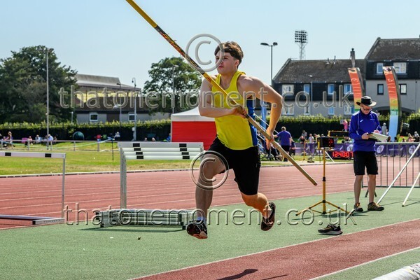 Age25SAT-916088 - Field Male