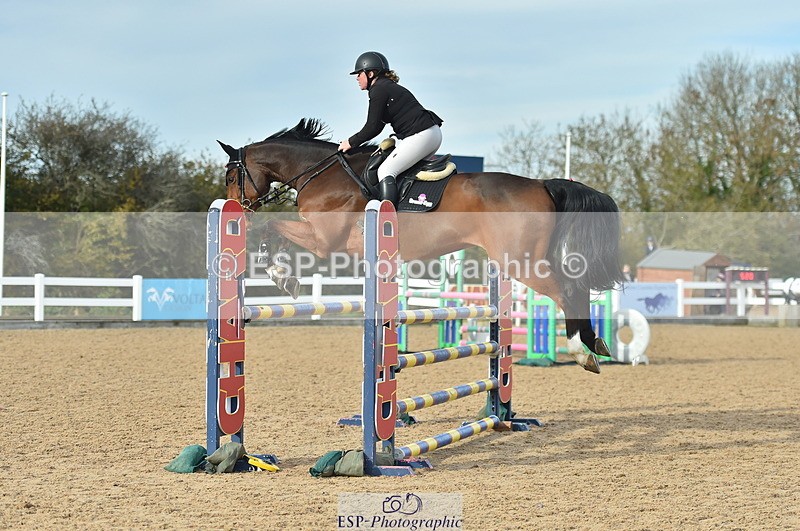 231111A-121234-01764 - Cls 12 Newcomers & 1.10m Open