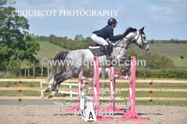 JAC_4618 - CLASS 7 Senior Foxhunter/ 1.20m Open
