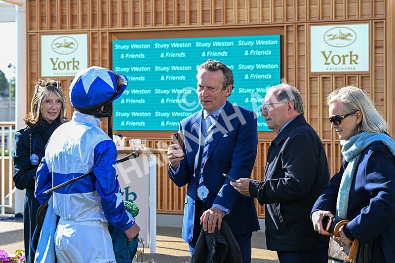 130526-Race 7-Master Builder-3952 - Race 7 5.15pm Stuey Weston & Friends Getting Out Handicap