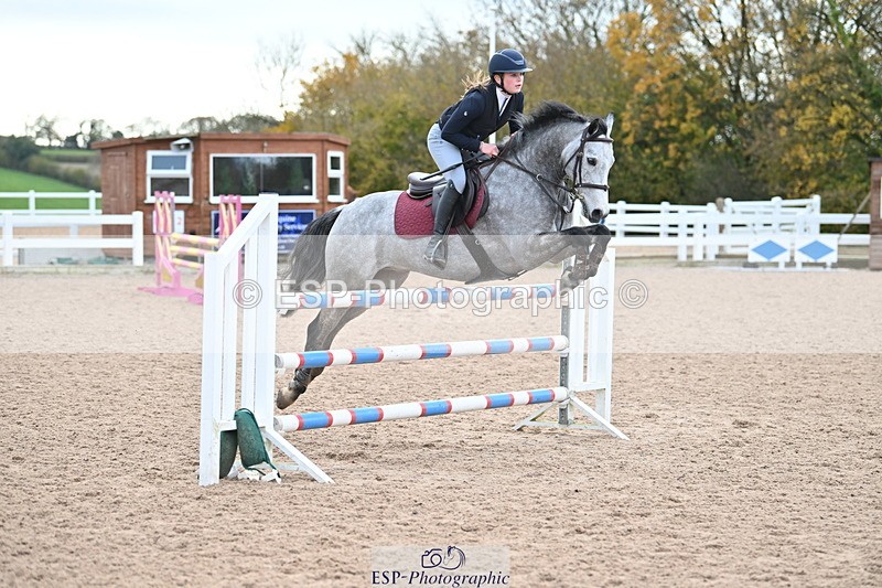 231119A-112943-05420 - Sun Cls 5 Newcomers & 1m Open