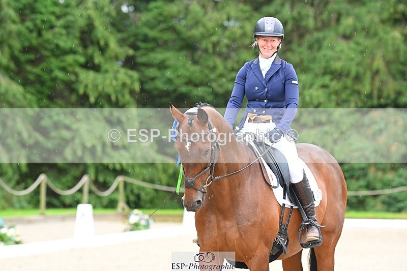 230813-162907-08317 - Medium Bronze Presentations