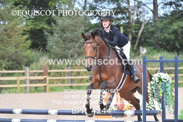 BPP_4244 - CLASS 12 SUN Senior British Novice/ 90cm Open