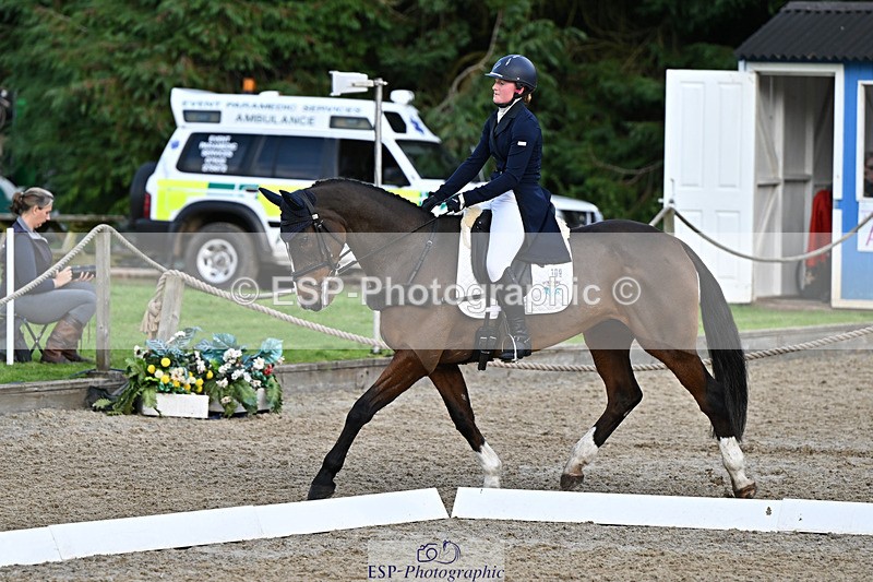 241023-151527-00498 - 109-Amber.Williams-THE.EMERALD.LILY