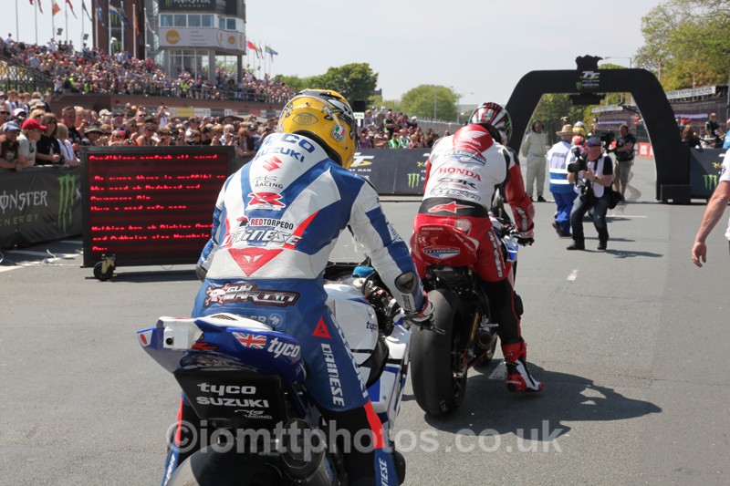 IMG_0553 - Senior TT - Start Line