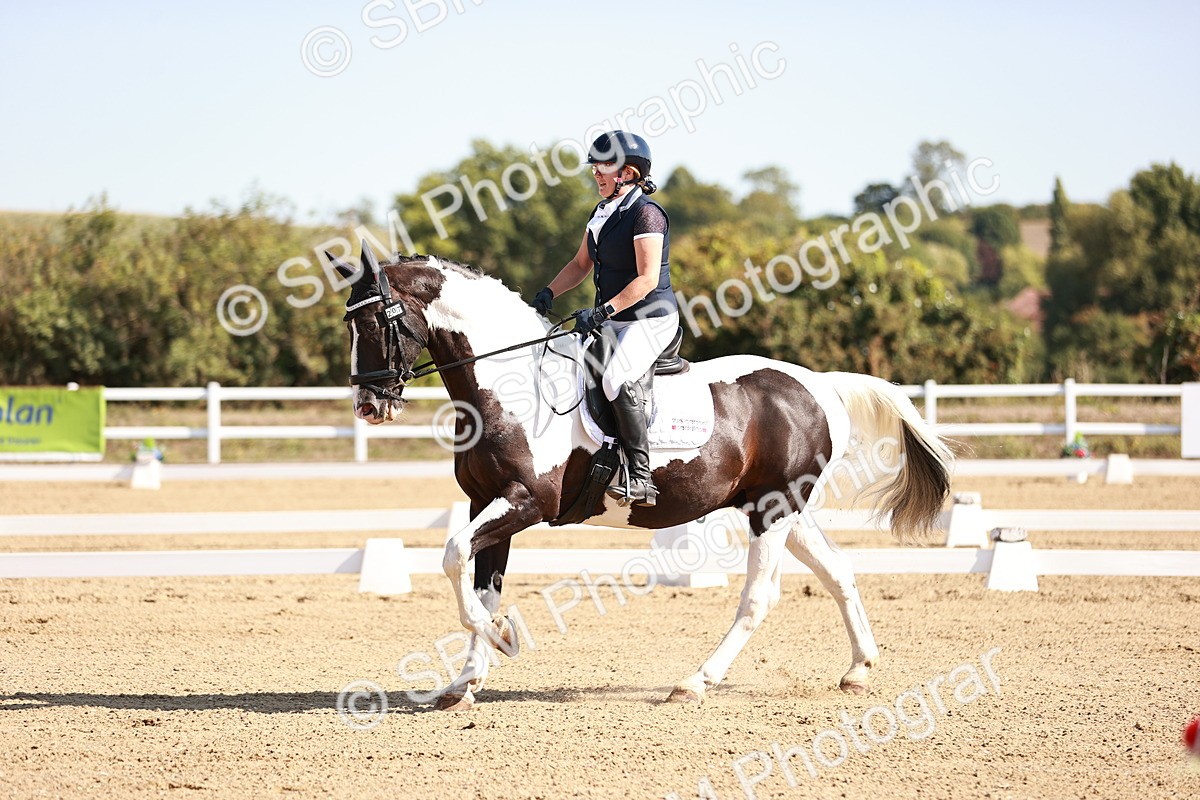 SBM_004328 - Class 12 - Novice 5 - 10.31-11.41