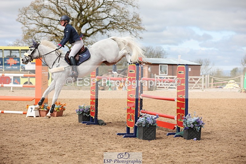 240419A-124020-07371 - Cls 6, 2 Star Medium Tour 1.35m