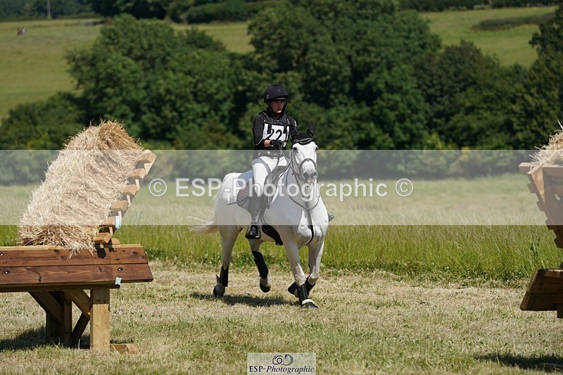 240629X-151512-3732 - 221-Debbie_Turner-CLONBOO_SUNNY