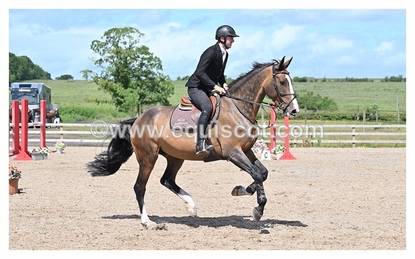 BPP_1098 - CLASS 4 FRI Newcomers/ 1.10m Open