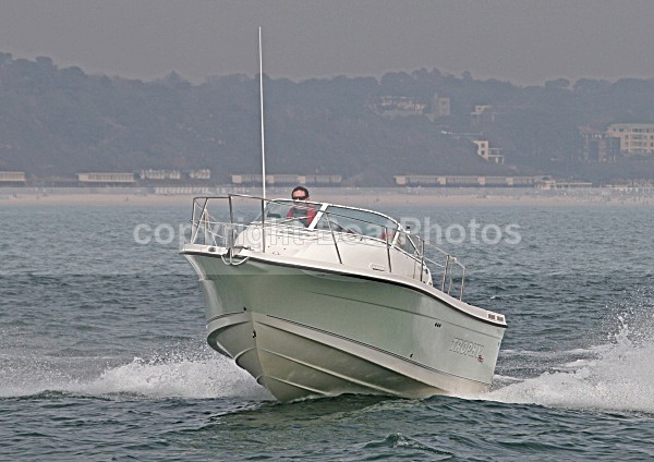 100424 DRAGON TROPHY PRO IMG_3694jpg - Motorboats - Open