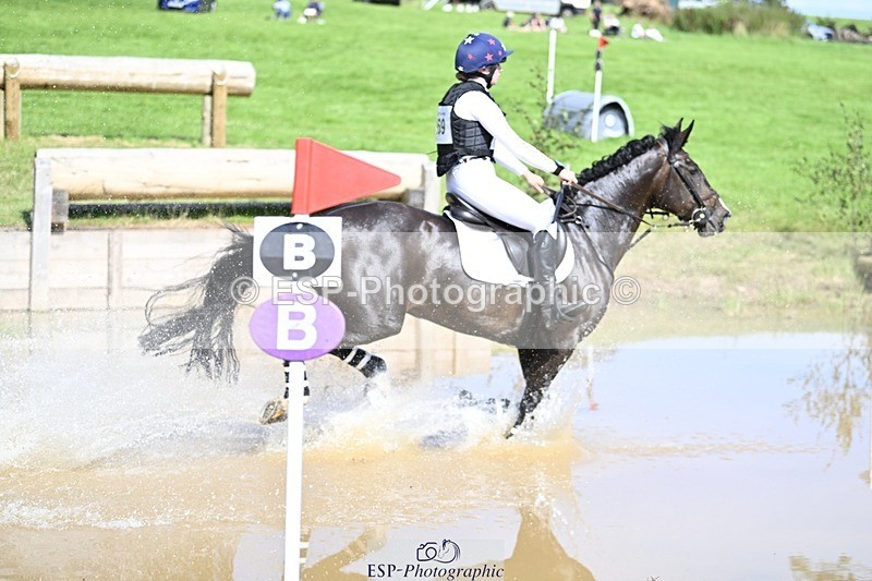 240803-161812-09919 - 269-Lauren_Dawson-BLAKNEYS_DAISY