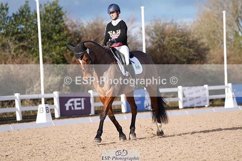 241214-135352-00685 - 147-Sophie.Hawke-ENORMOUSE