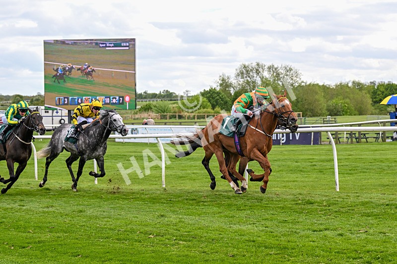 110526-Race 4-Irish Dancer-0856 - Race 4 4.00pm Download The Raceday Ready App Handicap