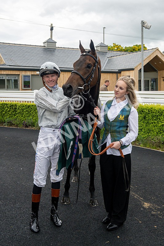 210526-Race 7-Velvet Rhythm-9383 - Race 7 17.27pm Racing Again 30th May Fillies' Handicap