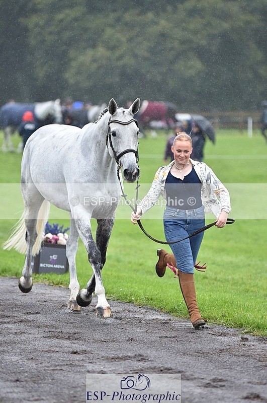 231018-121320-00143 - 022-EFEBA-Cecilia.Mayne-TrotUp