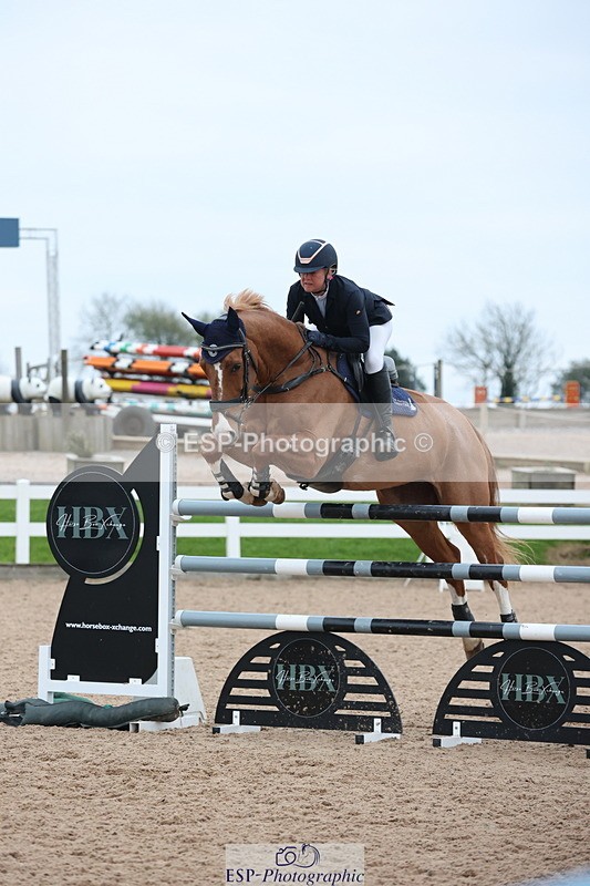 241101A-155654-03134 - FRI Cls 8 National 1.30m