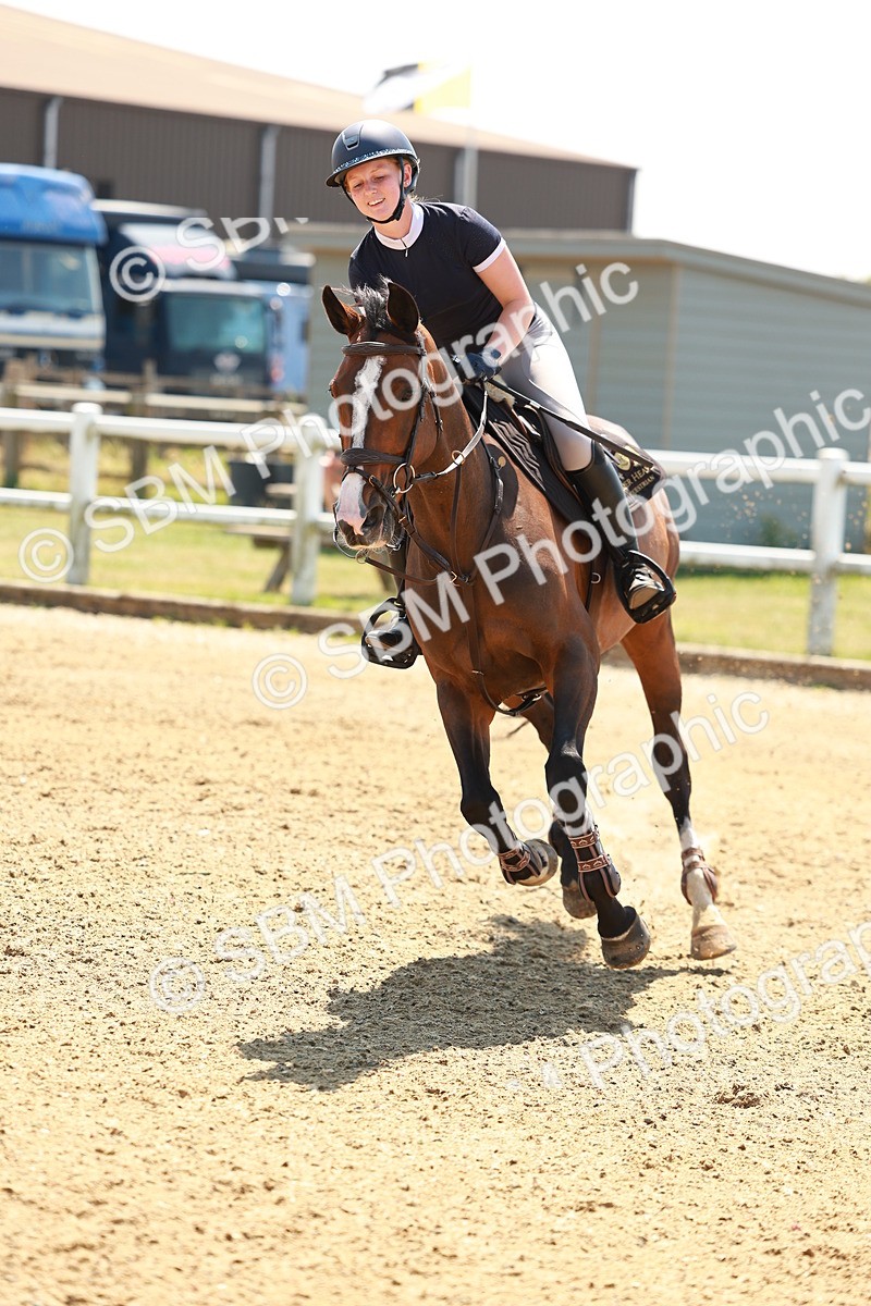SBM_001415 - Class 4 - Senior Newcomers - 1.10m