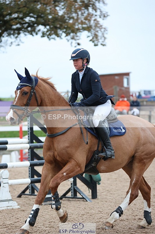 241101A-155655-03137 - FRI Cls 8 National 1.30m