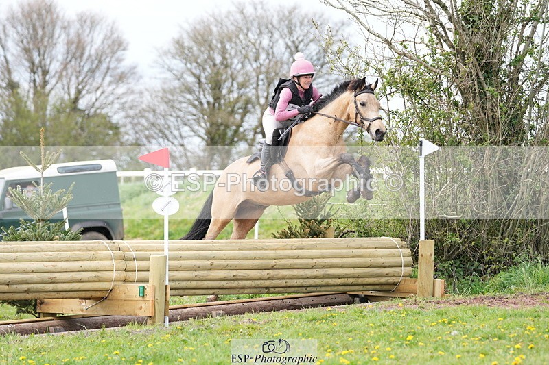 250419-153237-12981 - 619-Fiona.Lewis-BALLYANNY.BUTTONS