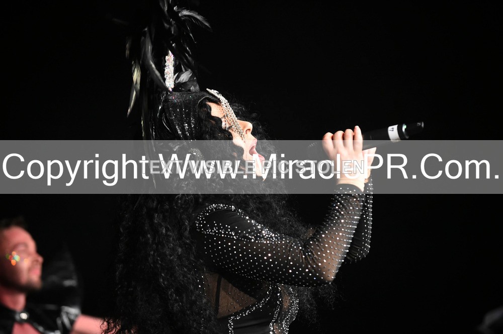 SH4_7045 - The Cher Experience
