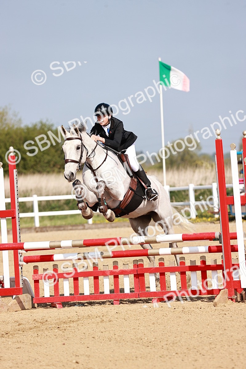  - Class 21 - Senior British Novice - 90cm