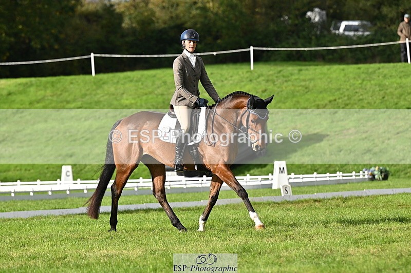 251024A-101430-08006 - F-453-Lucy.Lloyd