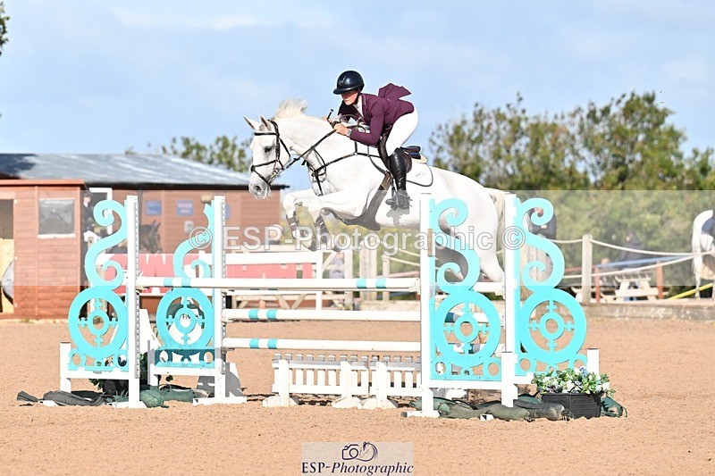 251005-103854-02817 - Cls 15 Foxhunter and 1.20m