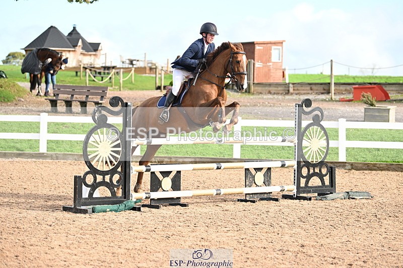 241023A-135527-00925 - Cls 4 Newcomers and 1.10m Open