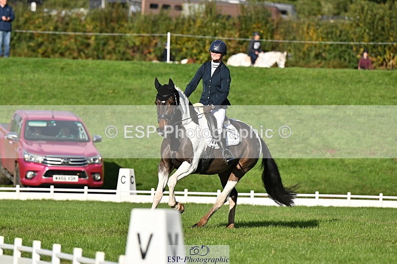 251024A-100811-08241 - G-552-Rachael.Whittaker