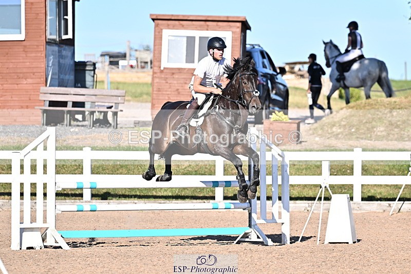 250708A-183443-00576 - 90cm Classes