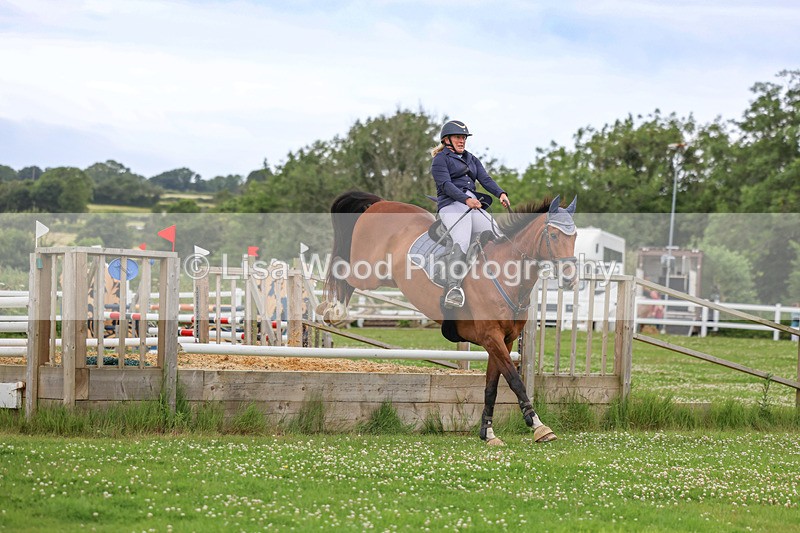 3E7A3917 - Class 6: Hawkins Motors Senior 1.00m Derby