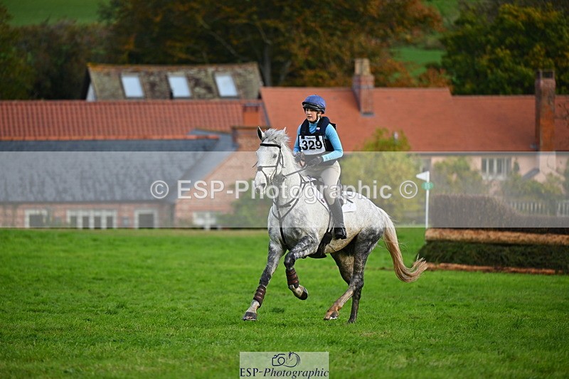 251025A-100033-16491 - D-329-Clementine.Montgomerie