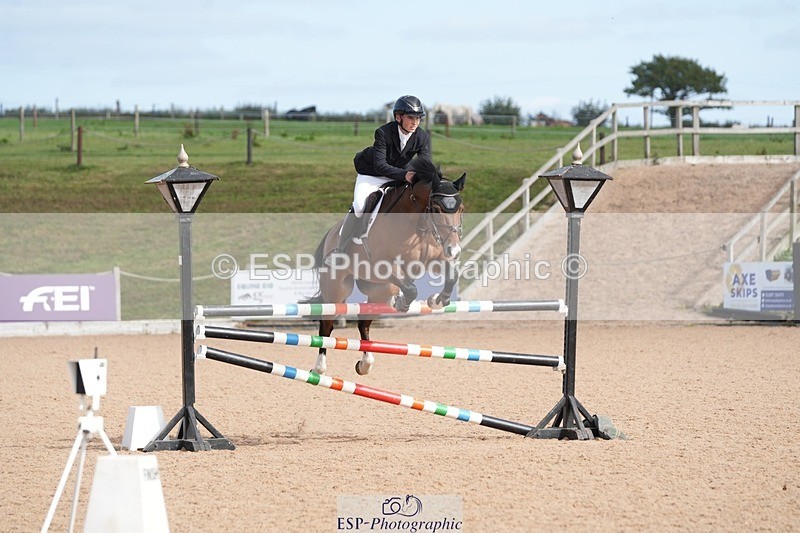 260926-135613-00415 - Cls 8&9 Pony Newc & Foxhunter